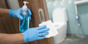 Zakaz etanolu w środkach do dezynfekcji? Branża farb i klejów alarmuje